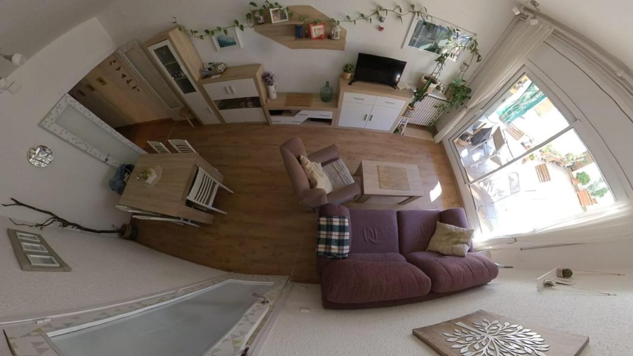 Habitacion Con Patio En Piso Compartido Capellades Zewnętrze zdjęcie